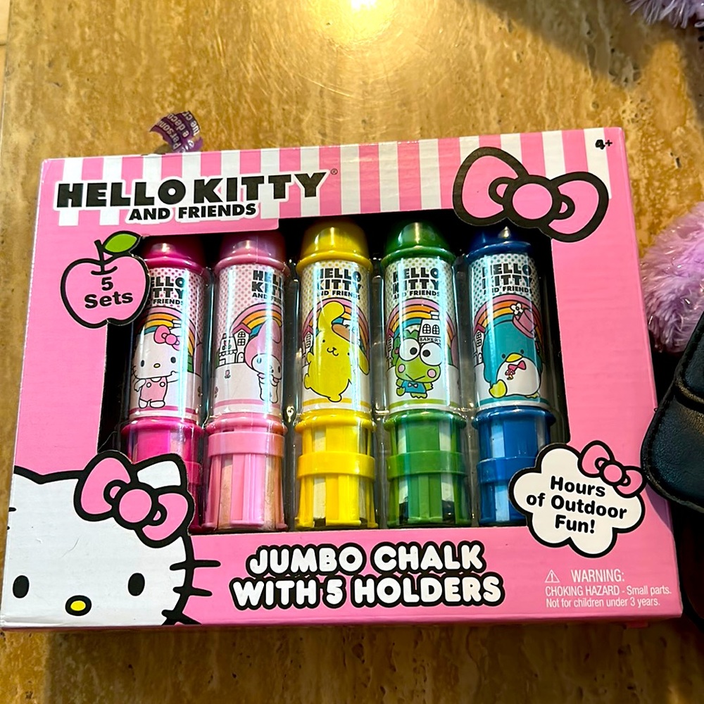 Brand new Hello kitty jumbo chalk with holders